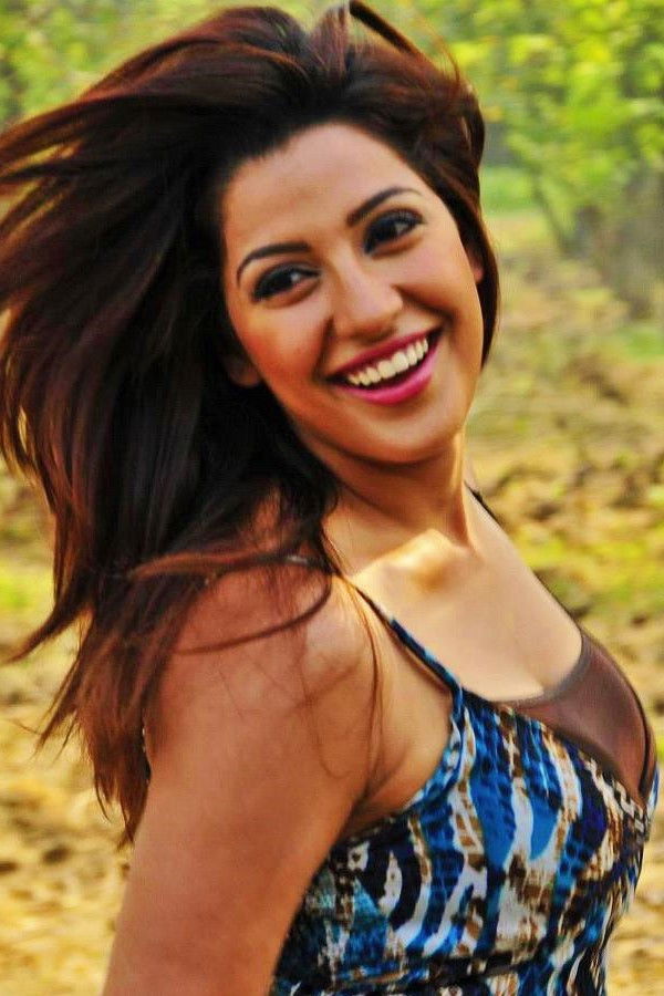 Neetu Singh backdrop