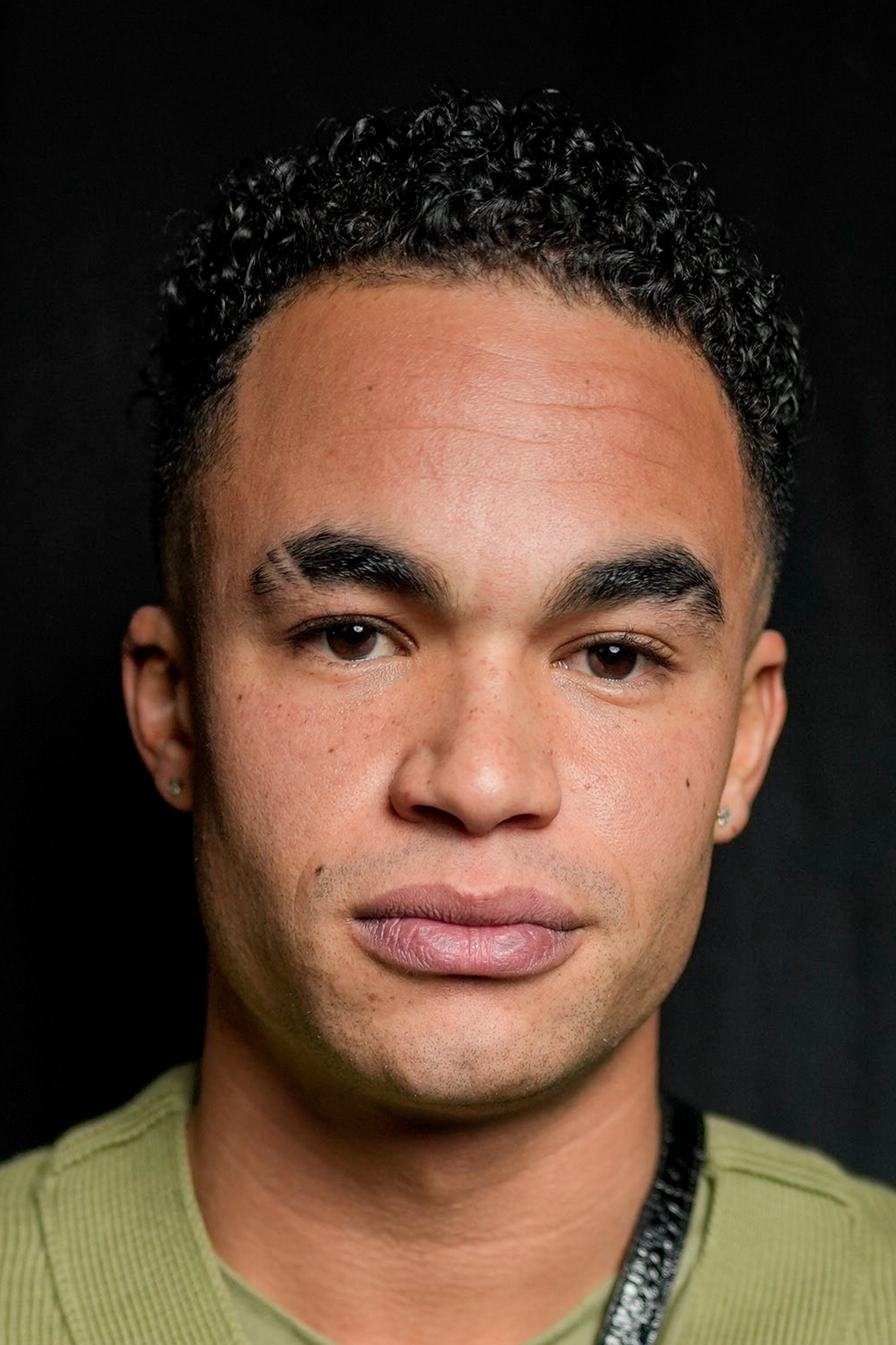 Théo Christine backdrop