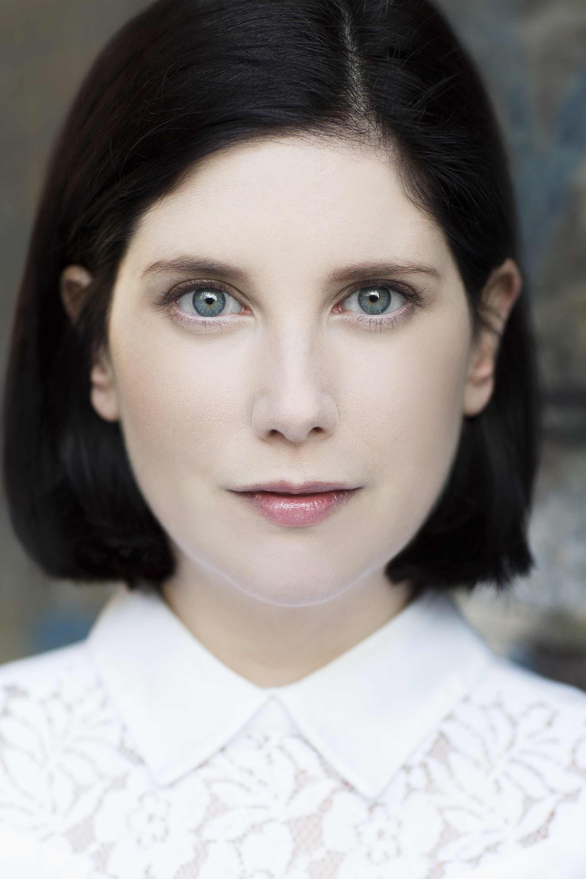 Lisa Ronaghan: Liza Ronahan backdrop