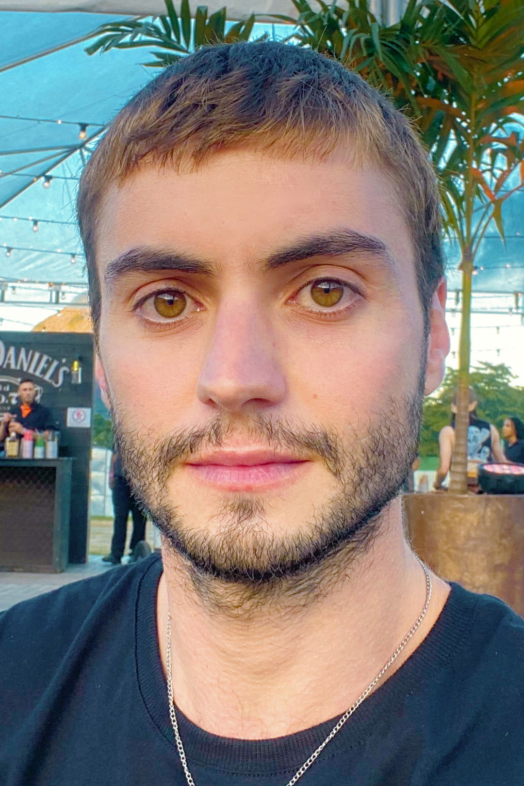 Renato Costa backdrop