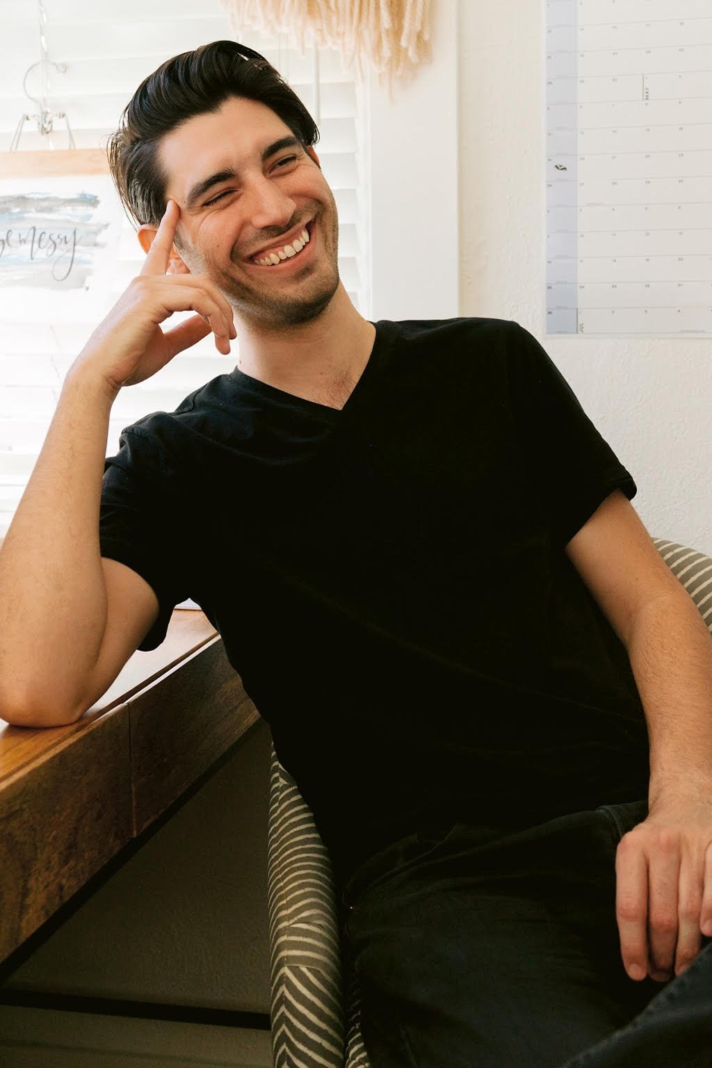 Dominic López backdrop