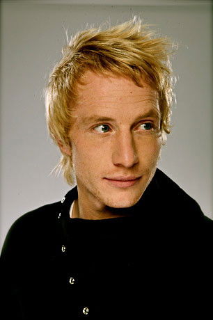 Jeppe Vig Find backdrop