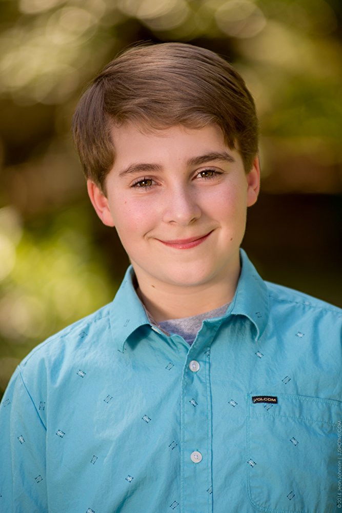 Kristoffer Holtan backdrop