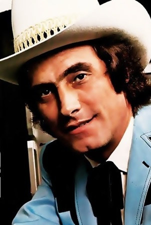 Marcelo Costa backdrop