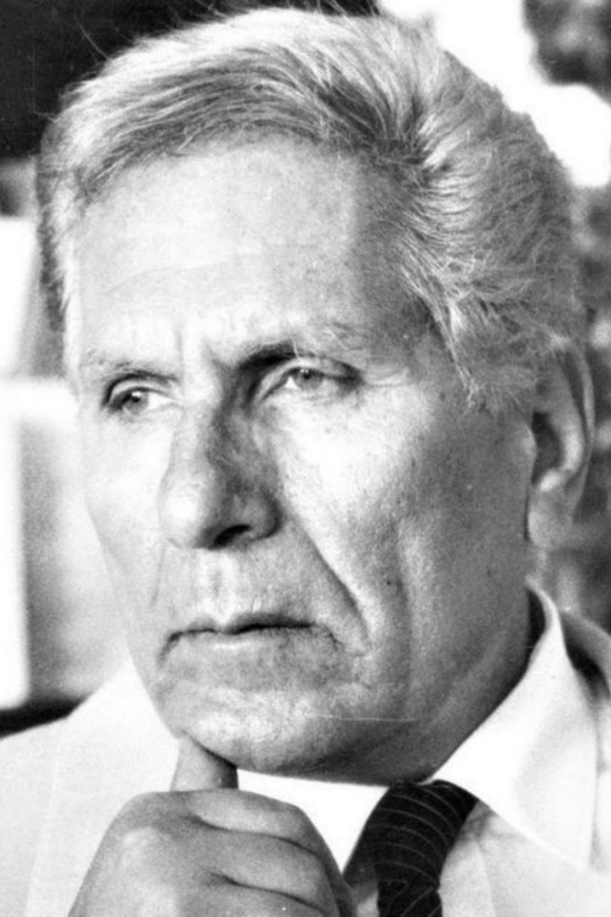 Yousef Idris backdrop