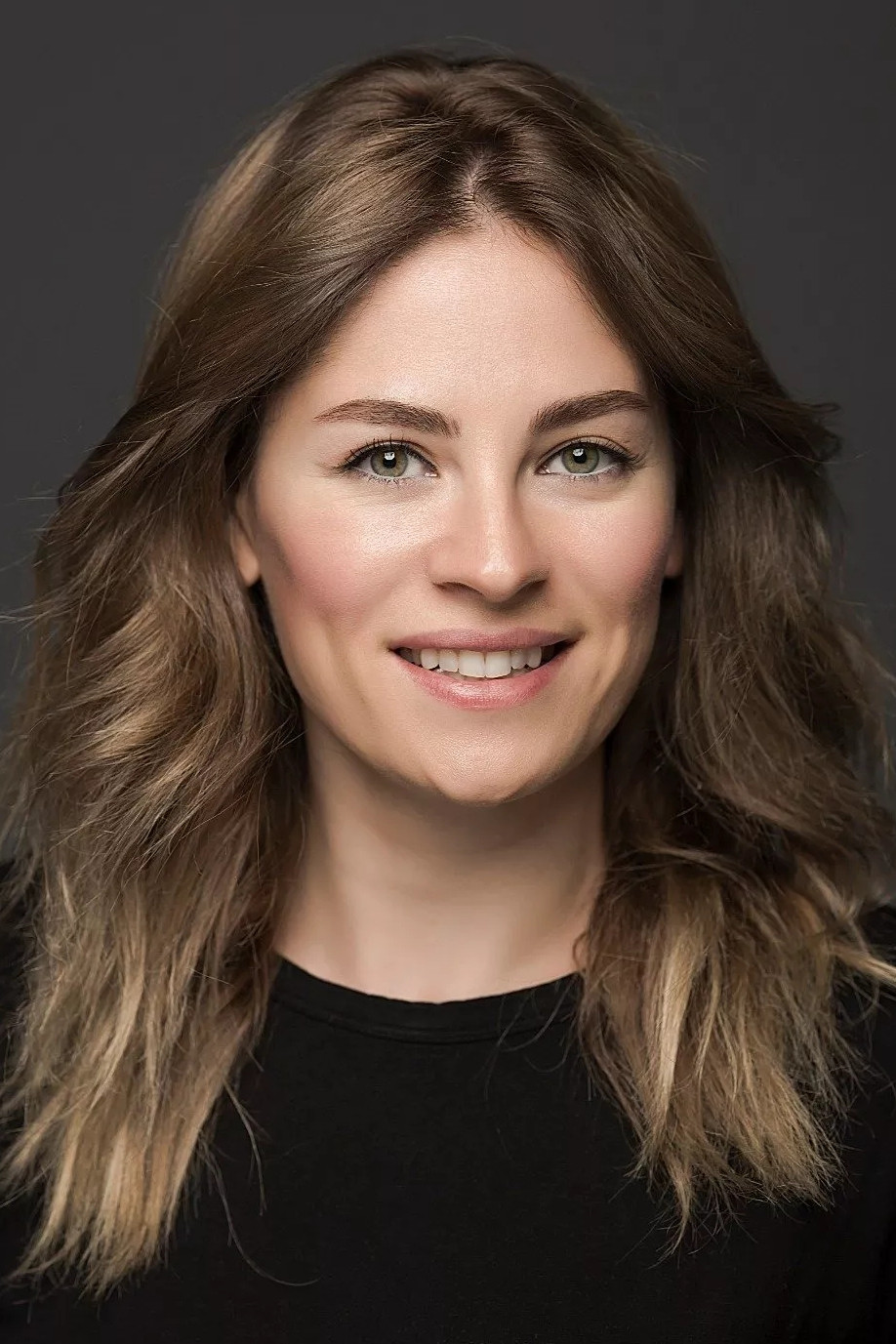 Ceyda Tepeliler backdrop