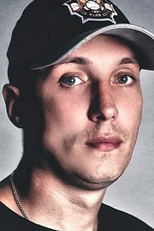 Roma Zhigan backdrop