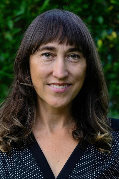 Anne Alvergue backdrop