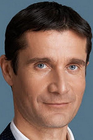 Mikhail Kuchment backdrop