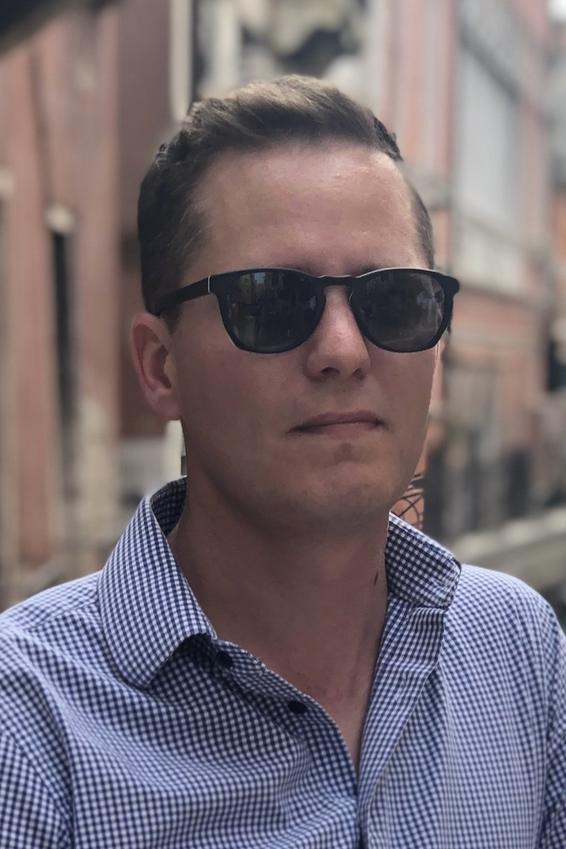 Ben Everard backdrop