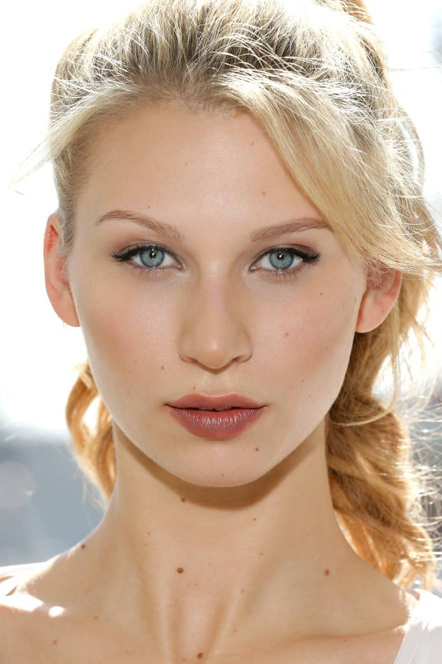 Brianne Cordaro backdrop