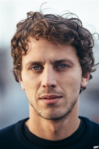 Hugo Hamdad backdrop