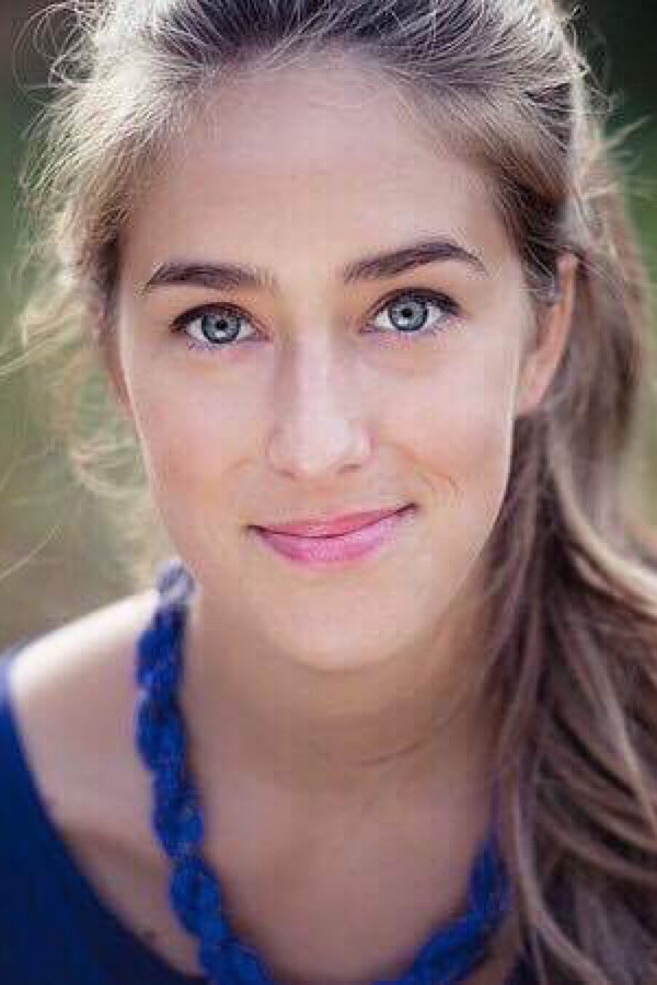 Juliette Aver backdrop