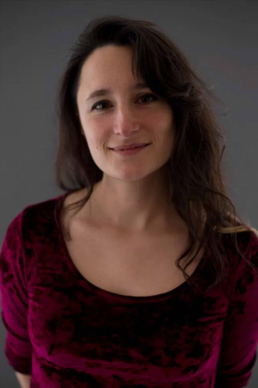 María Elvira Reymond backdrop