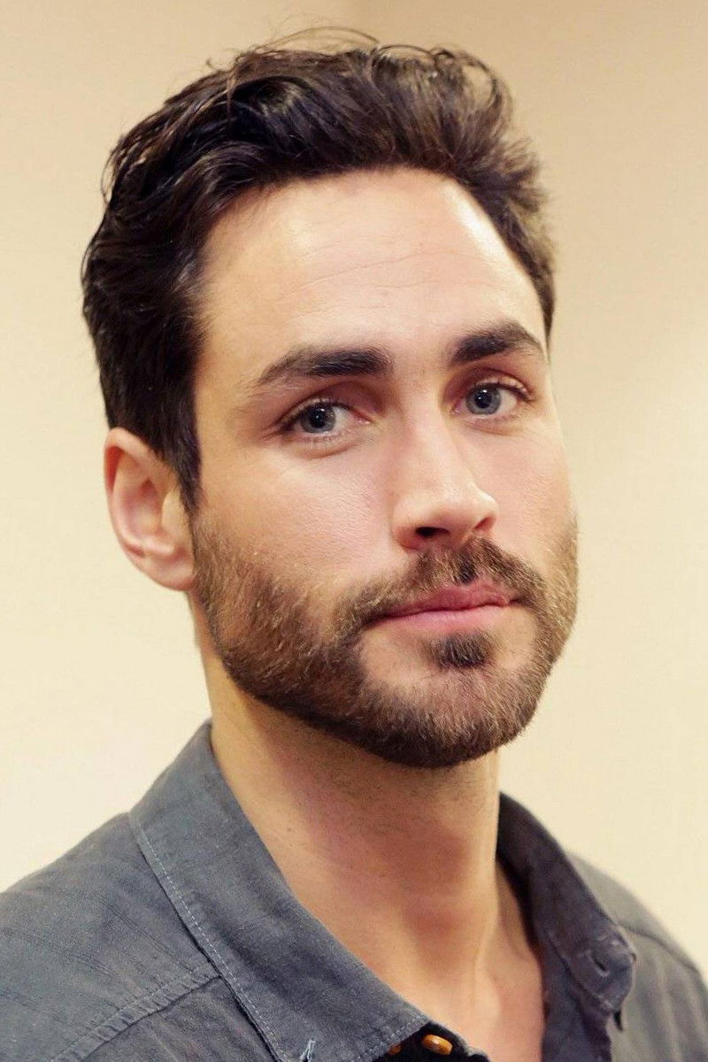 Matías Assler backdrop