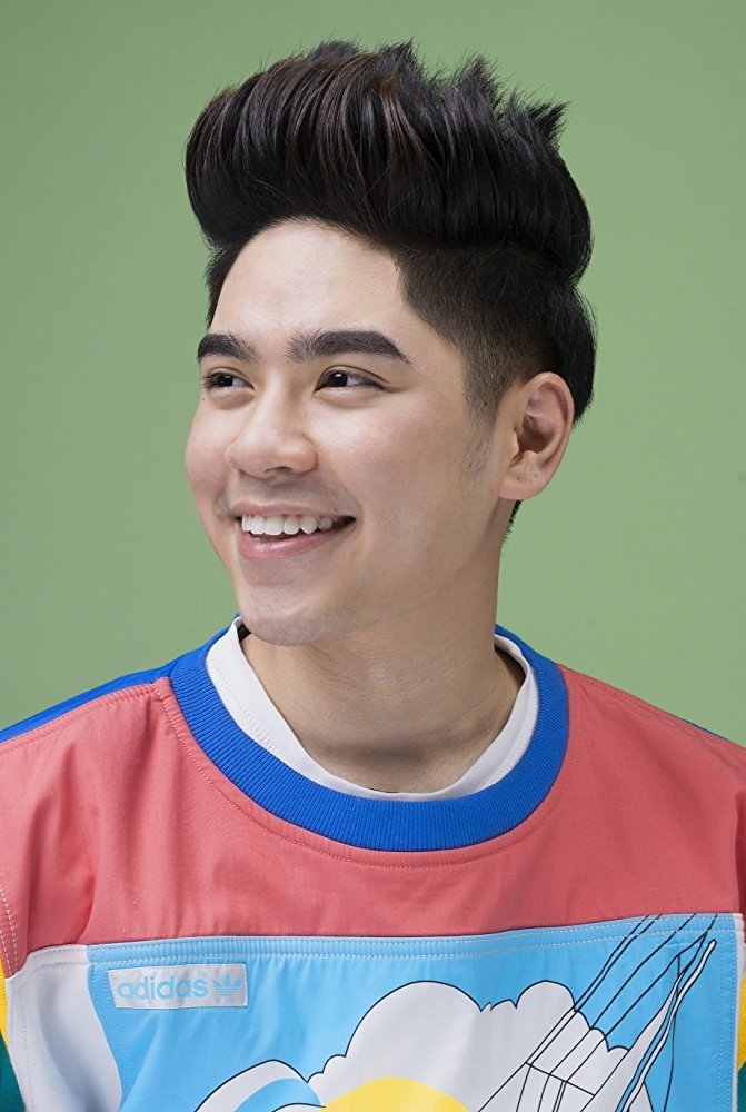 Mickeey Nguyen backdrop