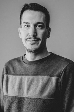 Alejandro Venturini backdrop