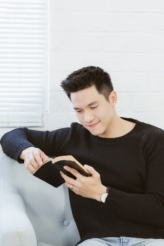 Nguyen Minh Anh → Ngujen Min Anh backdrop