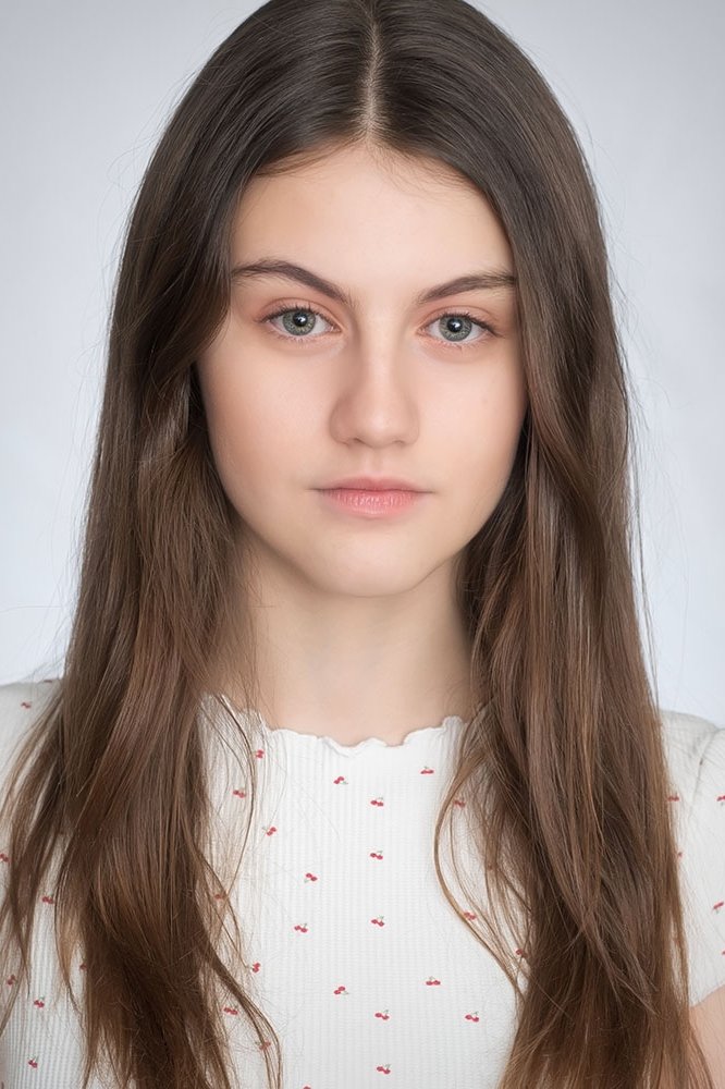 Stephanie Gil backdrop