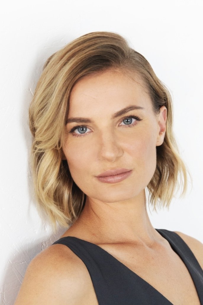 Ariel Ladret backdrop