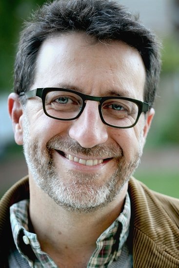 Henry Barrial backdrop