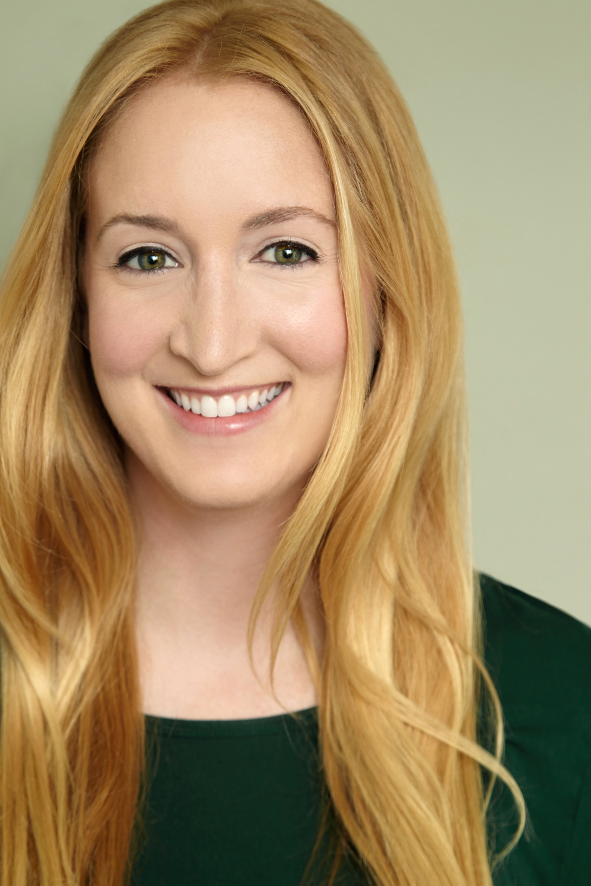 Gilli Nissim backdrop