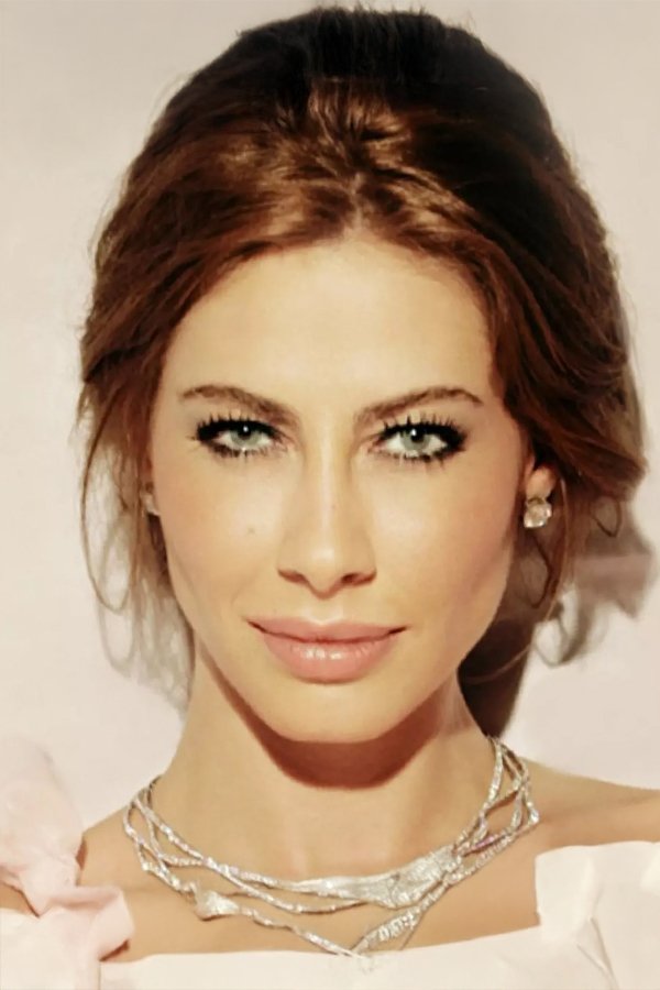 Şenay Akay backdrop