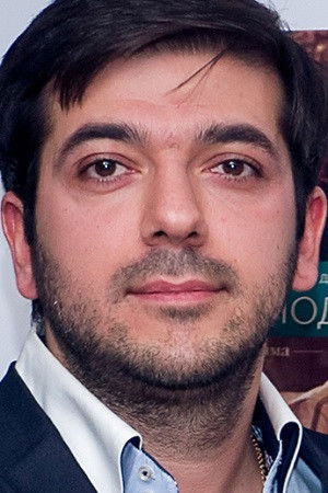 Grigory Akopyan backdrop