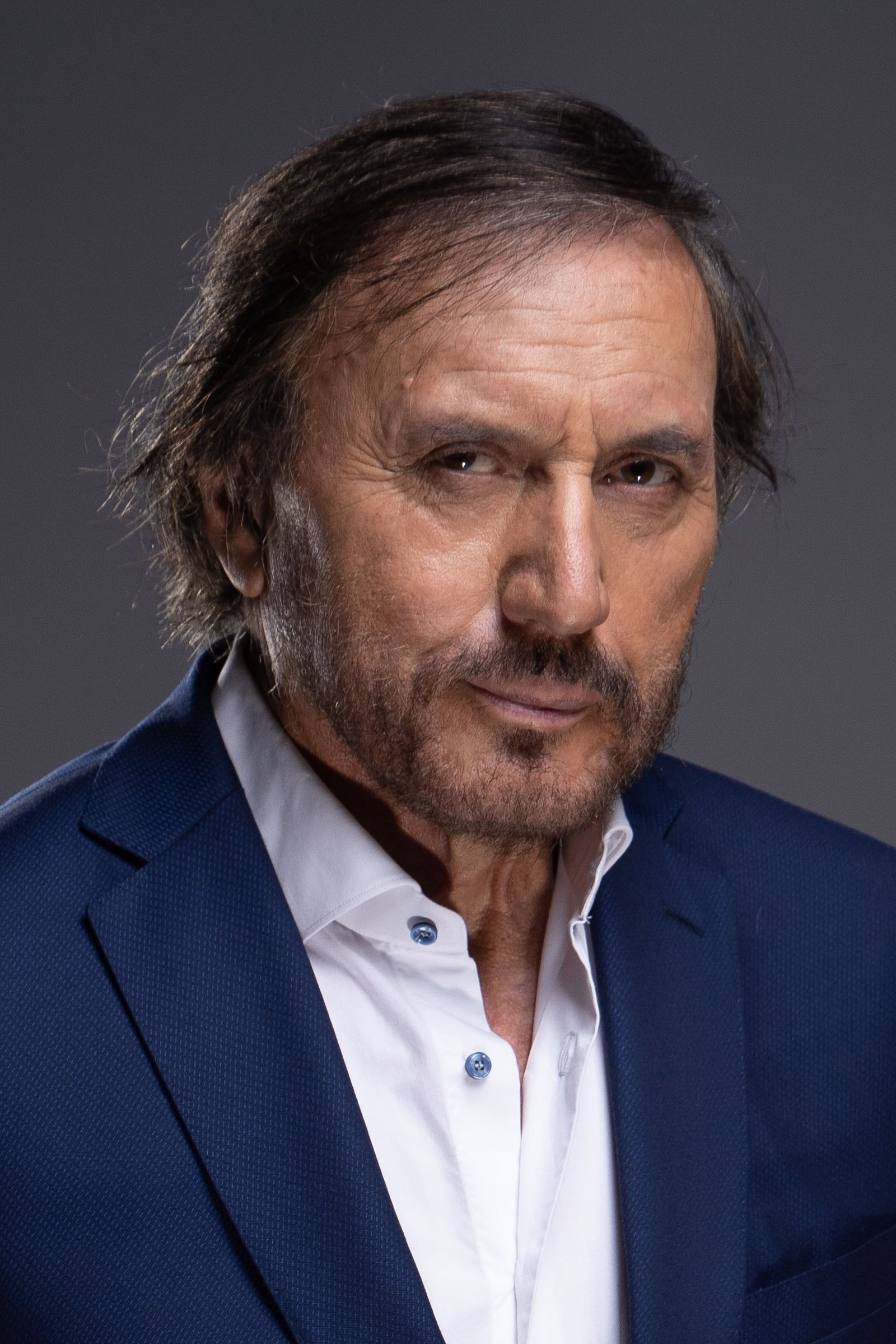 Carlos Pinto backdrop