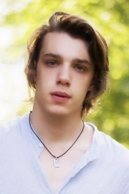 Matteo Oscar Giuggioli backdrop