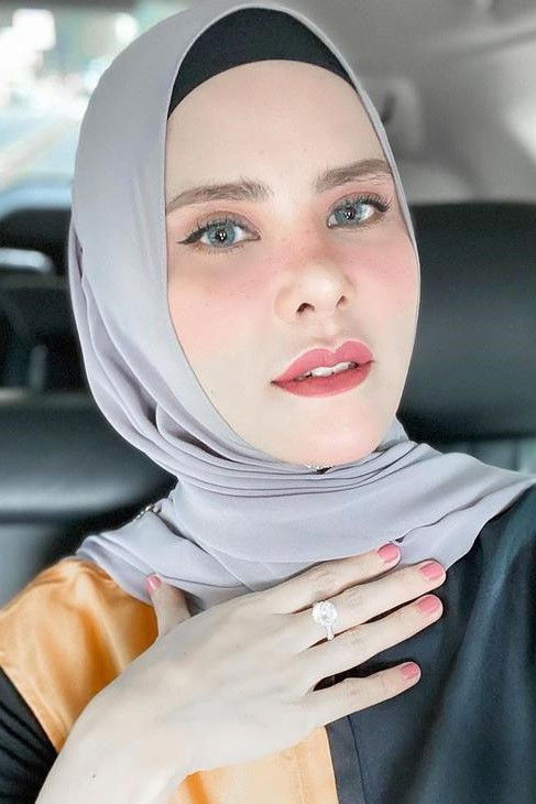 Angel Lelga backdrop