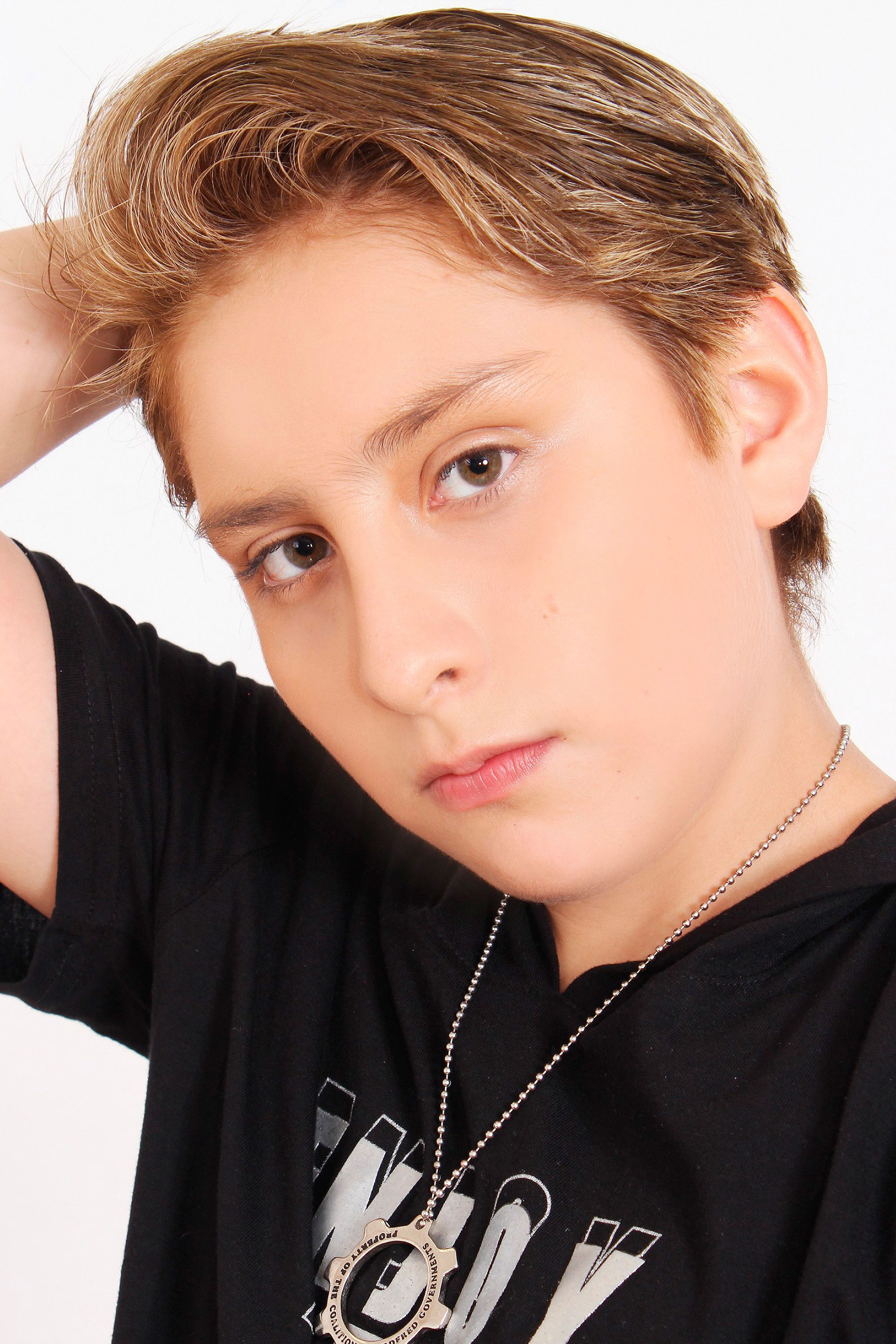 Uriel Reymund backdrop