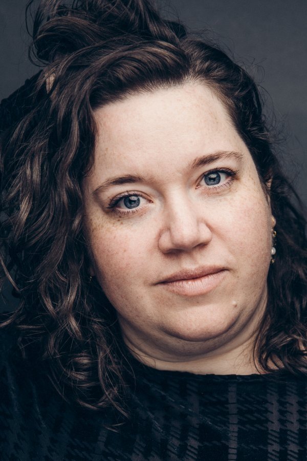 Thea Glindorf backdrop