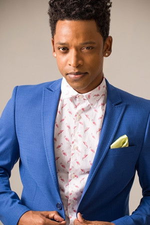 Alex Brasil backdrop