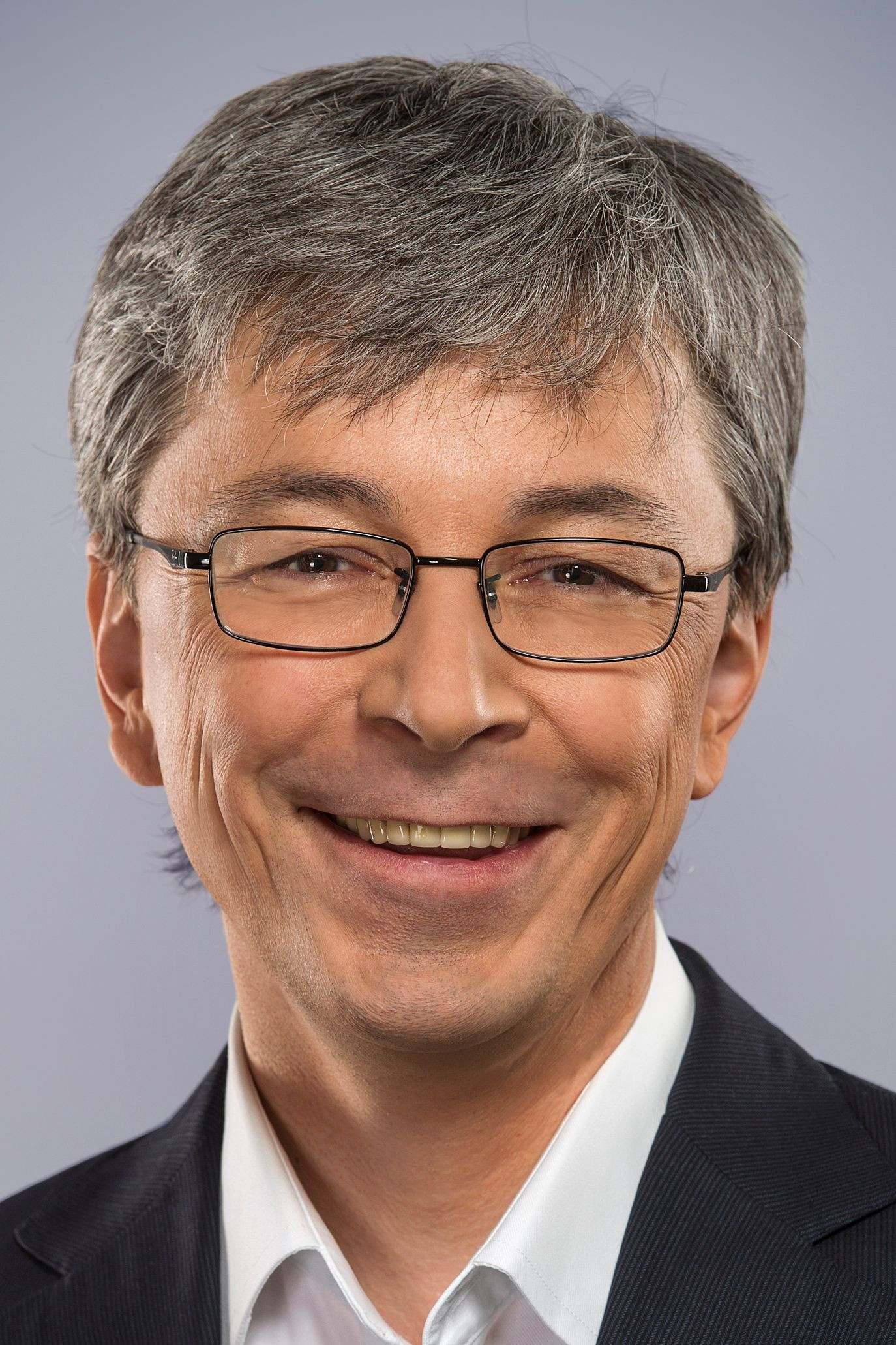 Oleksandër Tkachenko backdrop