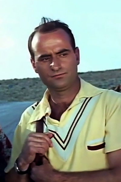 Nontas Kastanas backdrop