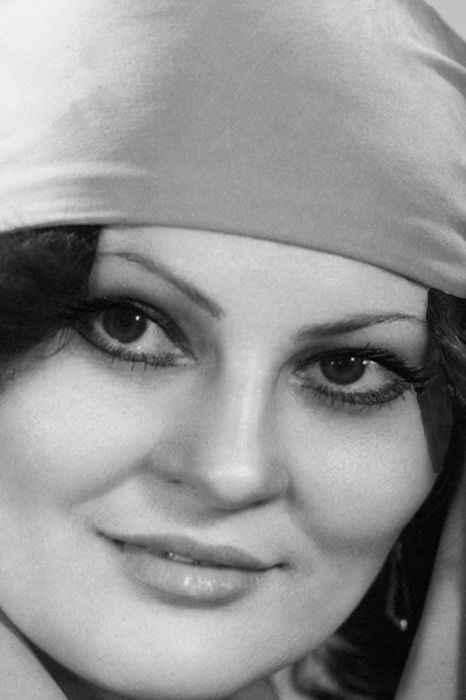 Amaliya Panahova backdrop