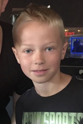 Mio Adermark backdrop