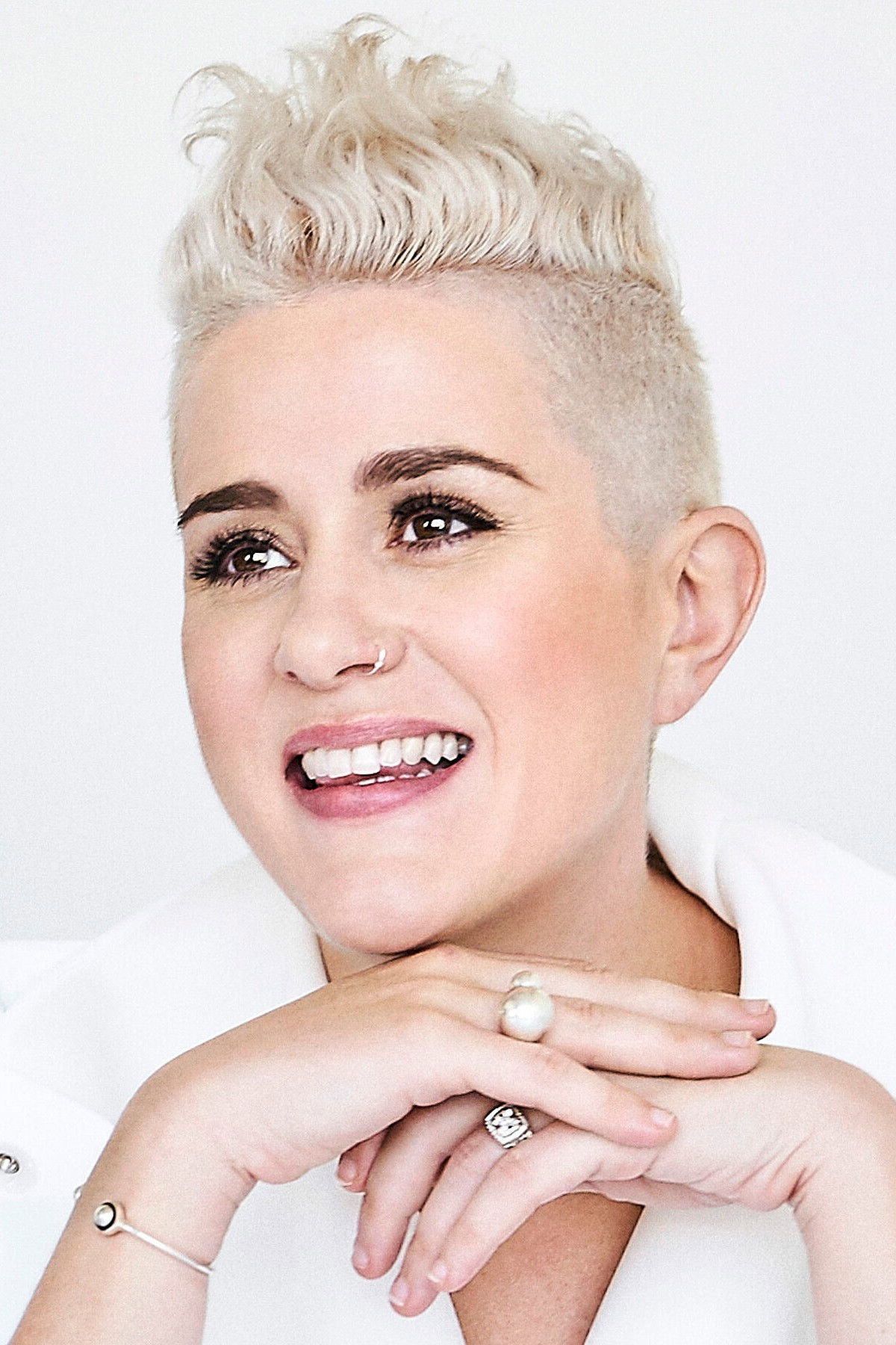 Katie Noonan backdrop