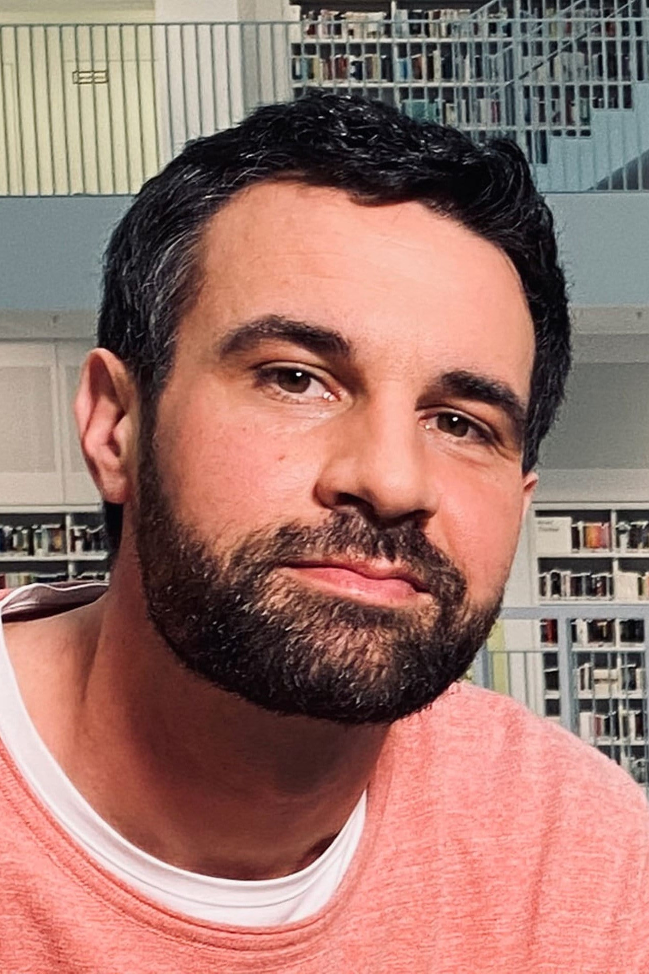 Steffen König backdrop