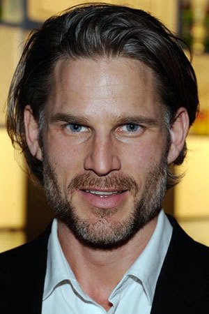 Noah Huntley: Noa Hantli backdrop