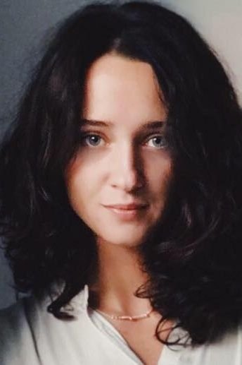 Yuliia Chepurko backdrop