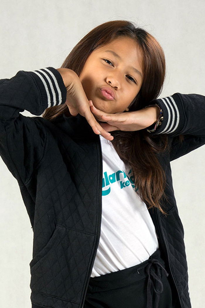 Maisha Kanna backdrop