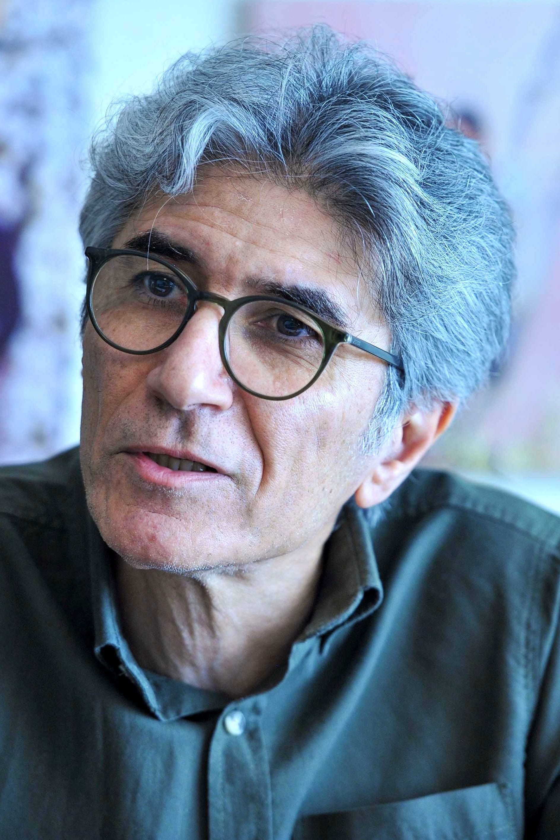 Reza Maghsoodi backdrop