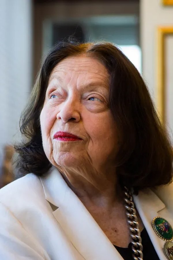 Nélida Piñon backdrop