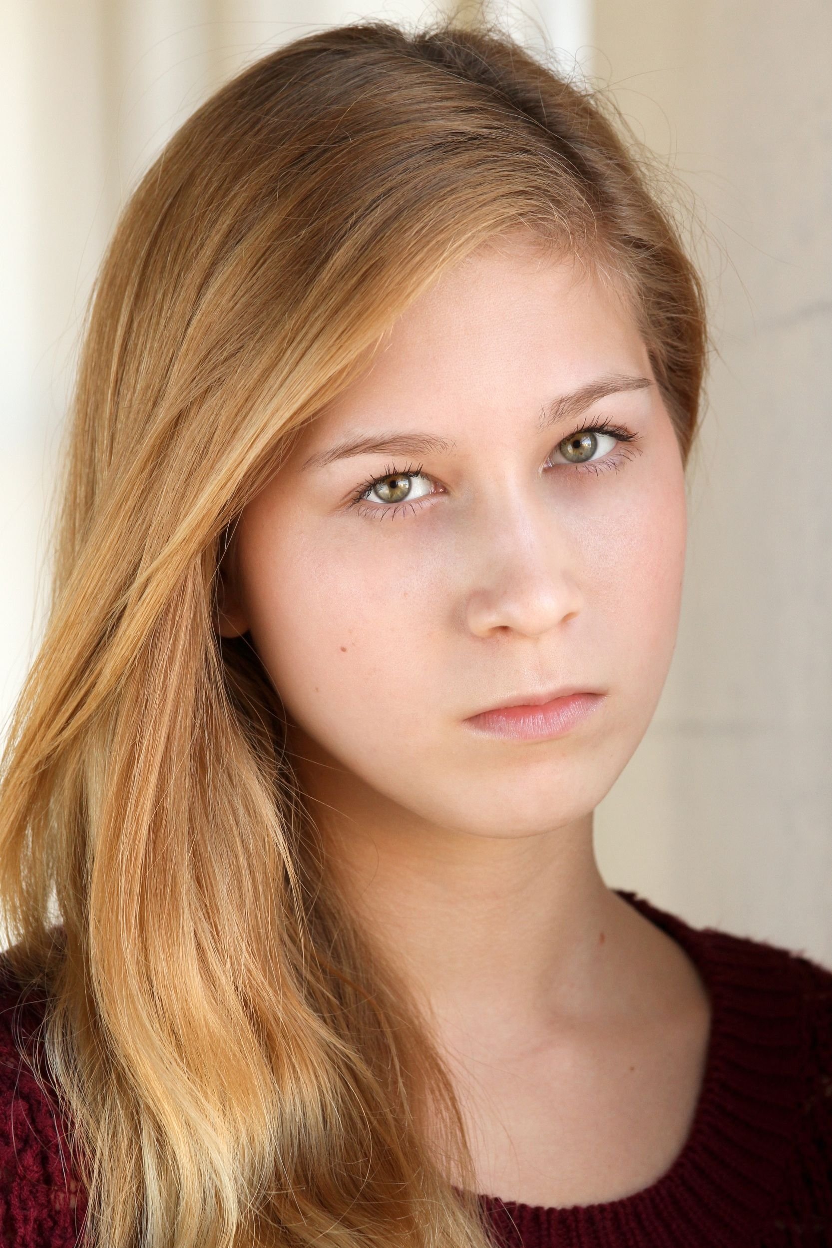 Demi Baumann backdrop