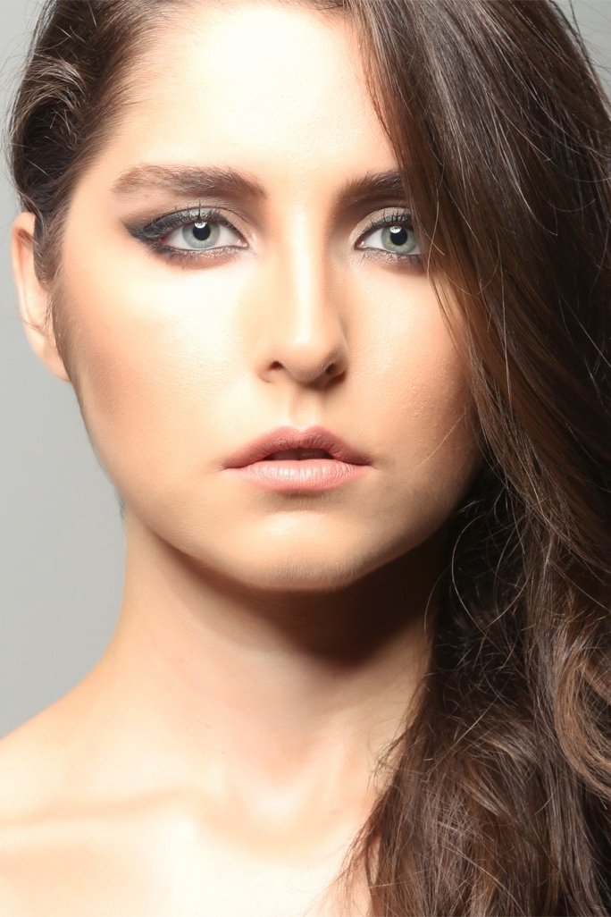 Beyzanur Mete backdrop