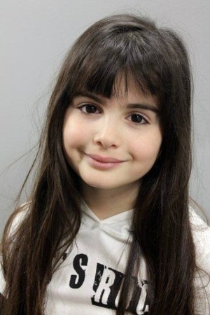 Melissa Giz Cengiz backdrop