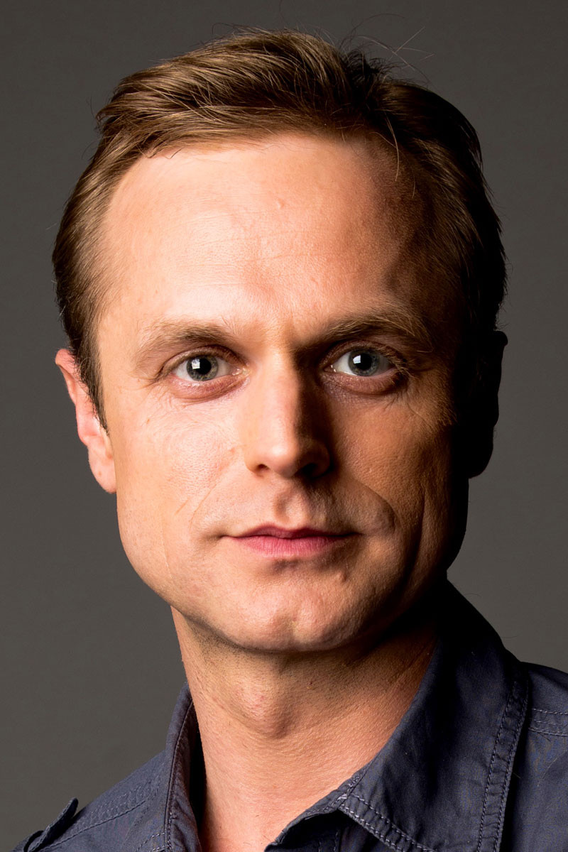 Anton Syomkin backdrop