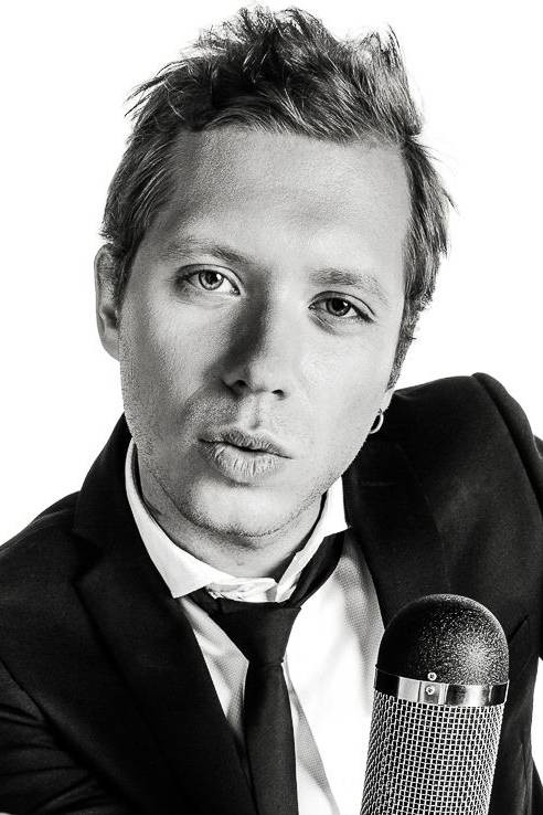 Ralfs Eilands backdrop